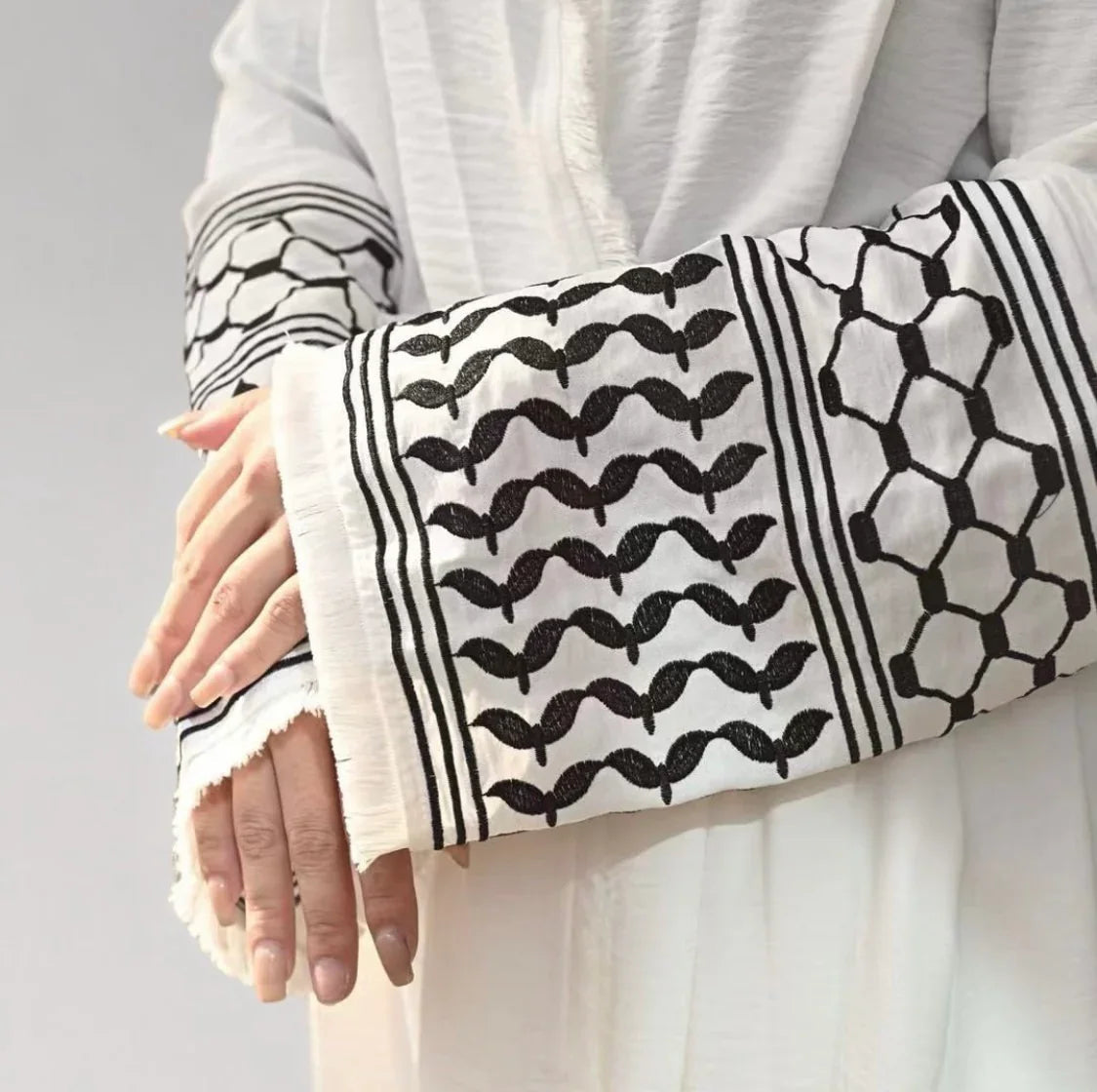 MH16 Keffiyeh Kimono Abaya – Belted Robe with Tassels (Cardigan + Inner)