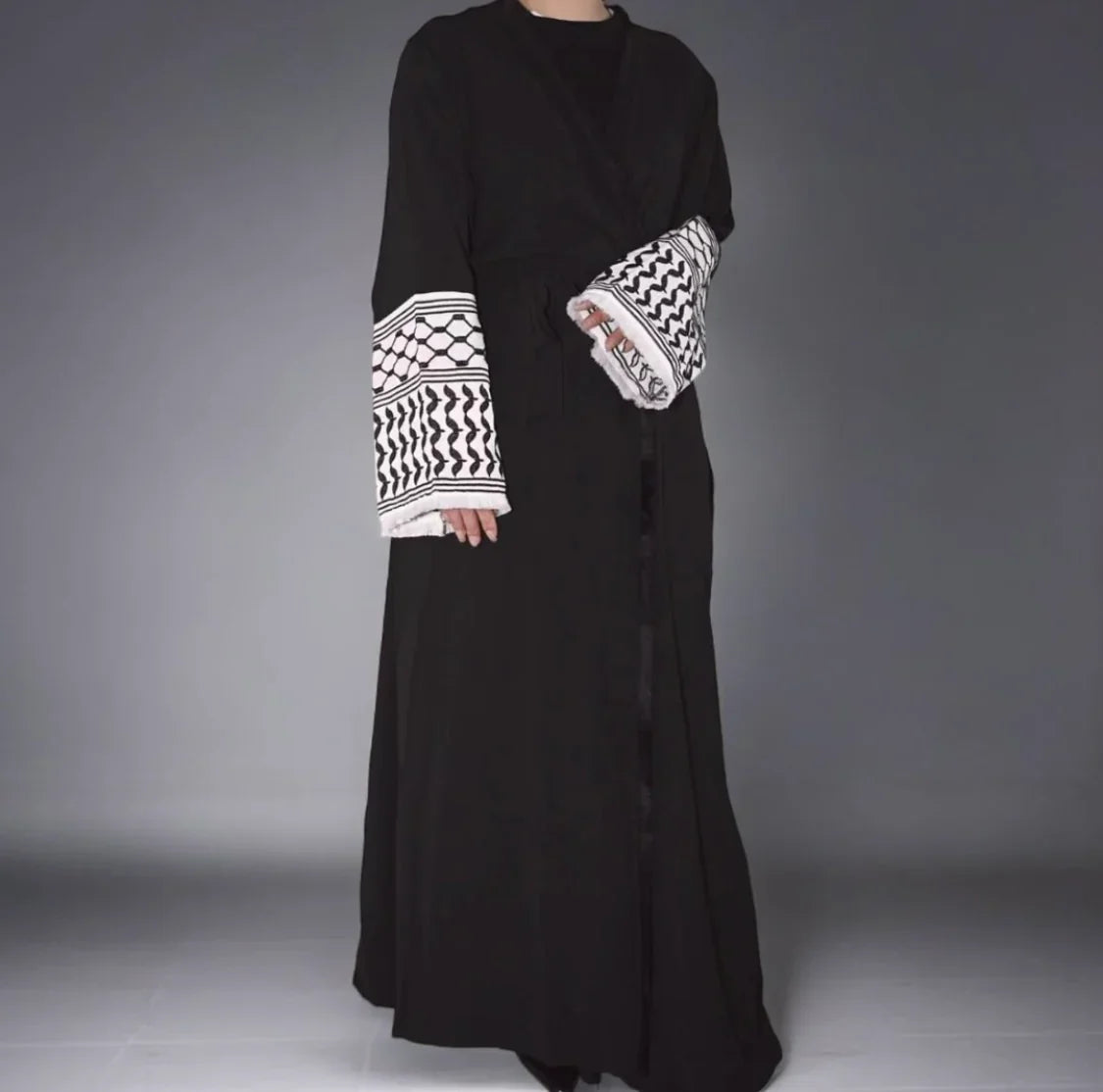 MH16 Keffiyeh Kimono Abaya – Belted Robe with Tassels (Cardigan + Inner)