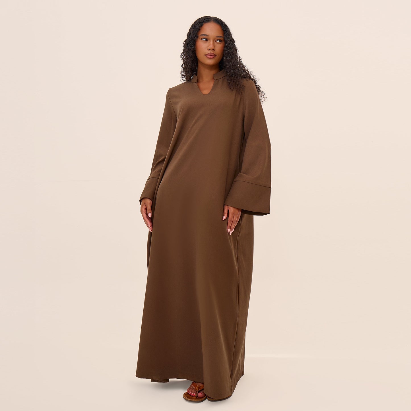 MH93 Plain Abaya Maxi Dress with Pockets – Opaque Wide Cuffs & V-Notch