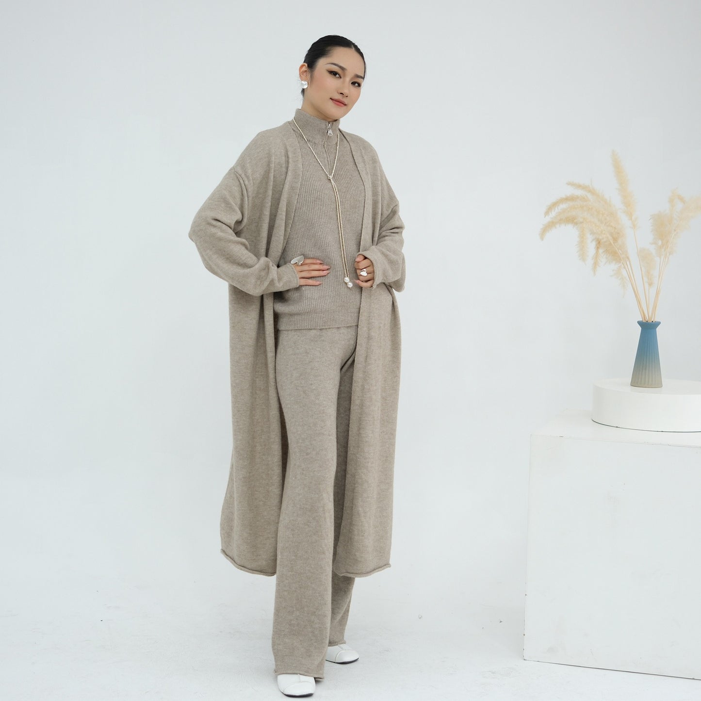 MH73 Muslim Women Winter Knit Abaya Set – 3-Piece Cardigan, Vest & Pants