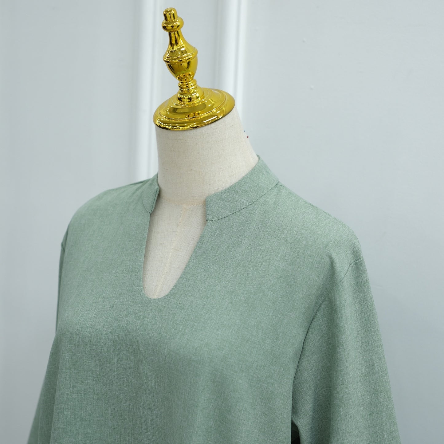 MH93 Plain Abaya Maxi Dress with Pockets – Opaque Wide Cuffs & V-Notch