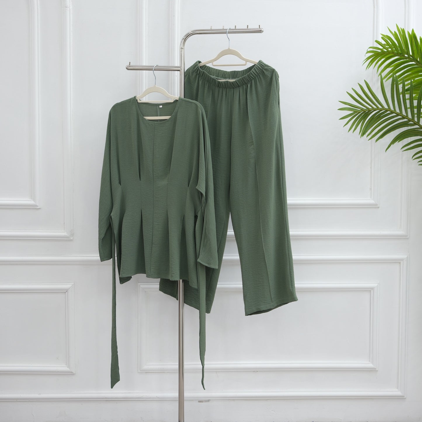 MH92 Modest Two-Piece Set – Ice-Silk Crepe Peplum Tunic & Wide-Leg Pants | Office • Travel • Eid Outfit