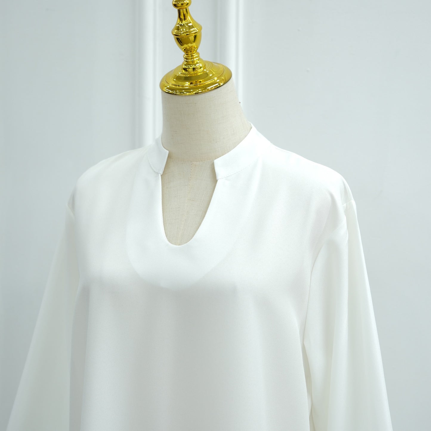 MH93 Plain Abaya Maxi Dress with Pockets – Opaque Wide Cuffs & V-Notch