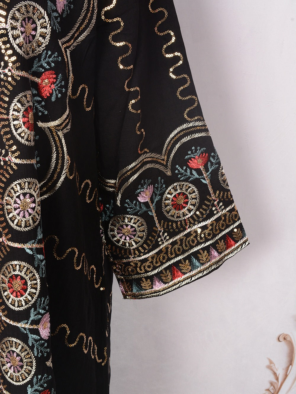 MH132 Sequin Embroidered Abaya Dress – Elegant V Neck Modest Maxi Kaftan for Muslim Women