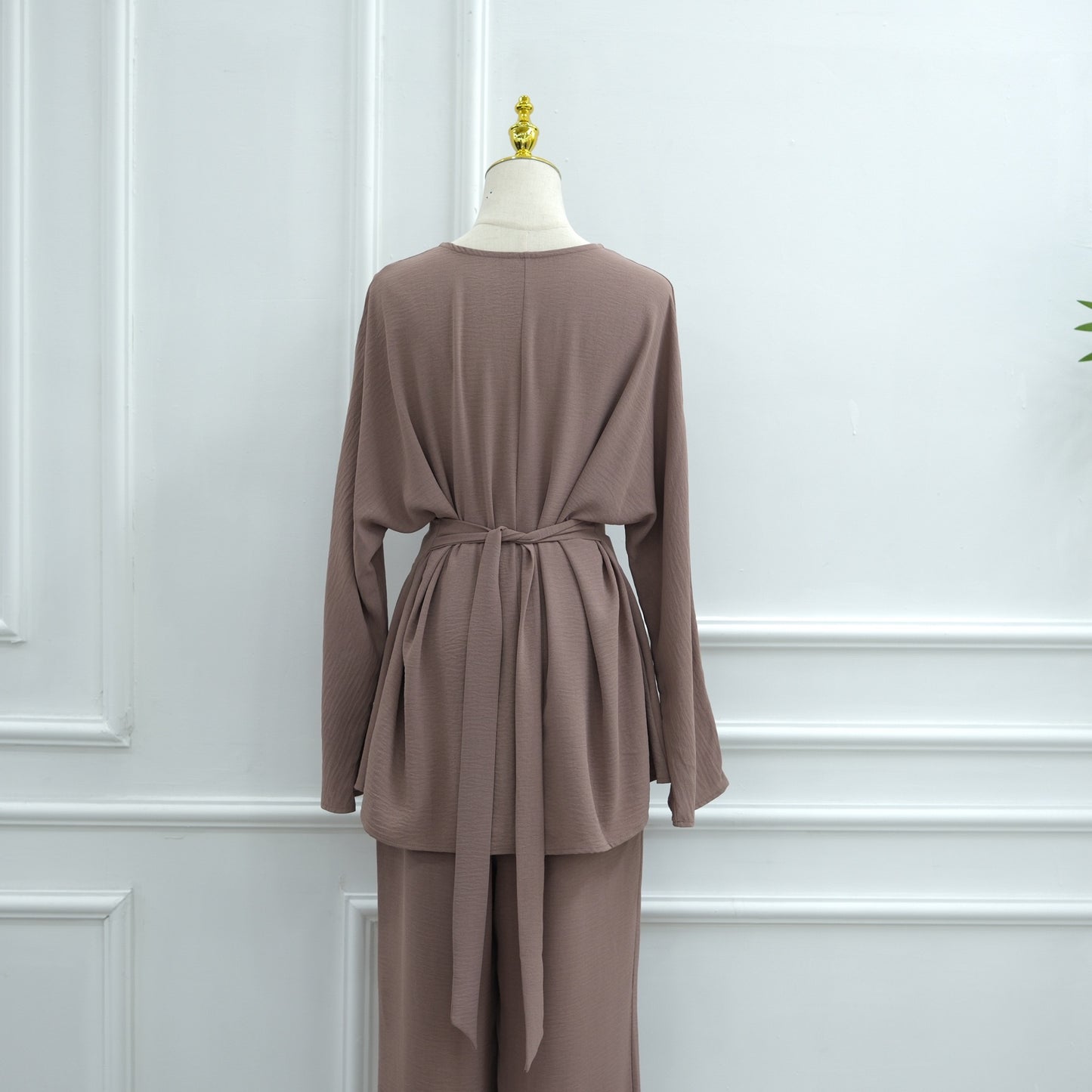 MH92 Modest Two-Piece Set – Ice-Silk Crepe Peplum Tunic & Wide-Leg Pants | Office • Travel • Eid Outfit