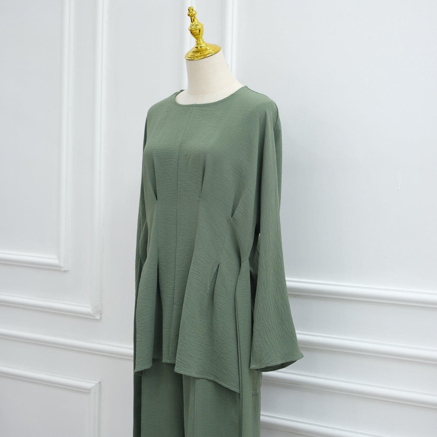 MH92 Modest Two-Piece Set – Ice-Silk Crepe Peplum Tunic & Wide-Leg Pants | Office • Travel • Eid Outfit