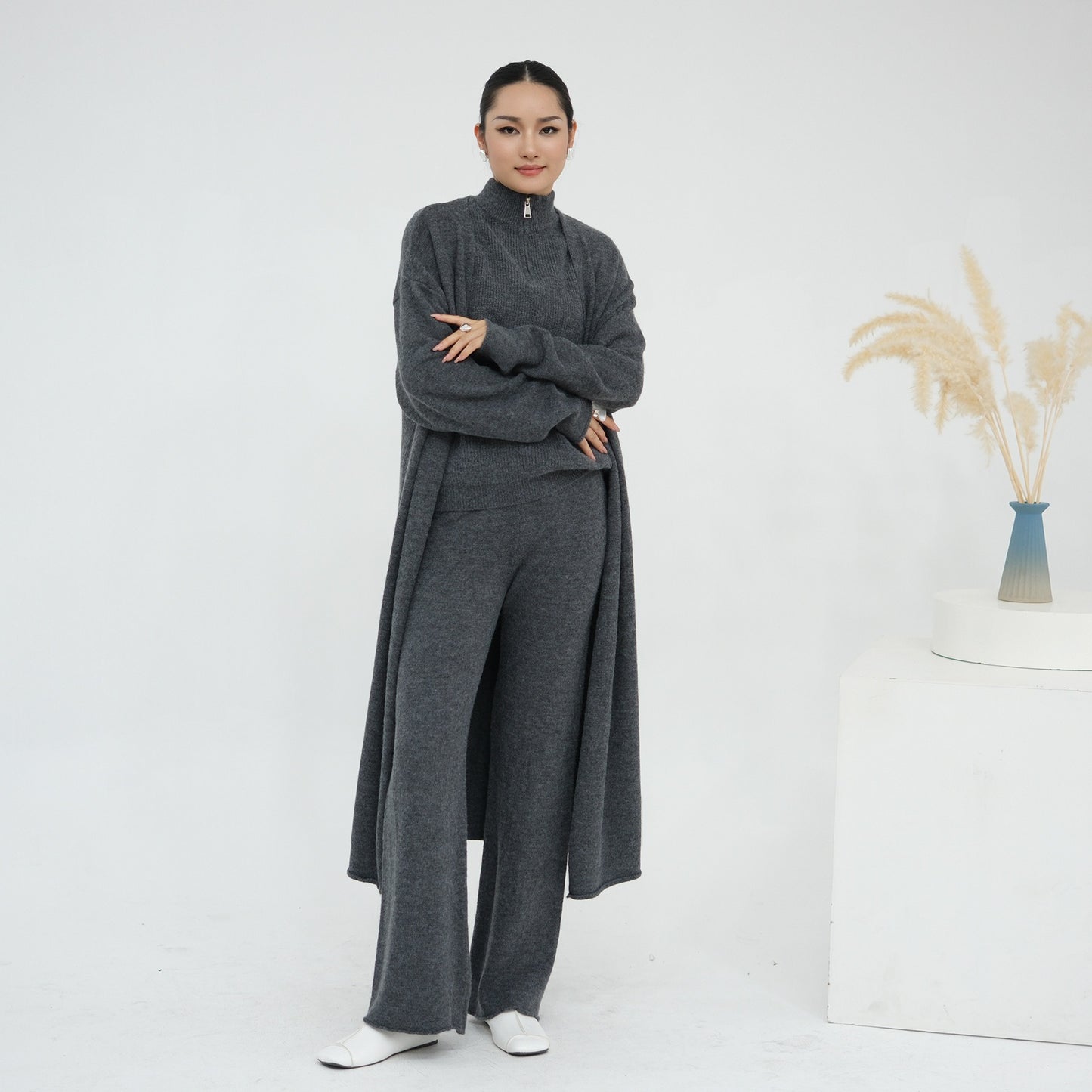 MH73 Muslim Women Winter Knit Abaya Set – 3-Piece Cardigan, Vest & Pants