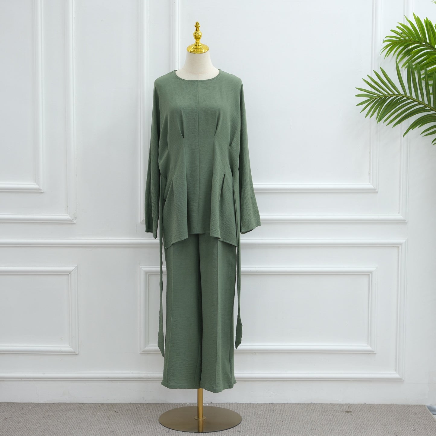 MH92 Modest Two-Piece Set – Ice-Silk Crepe Peplum Tunic & Wide-Leg Pants | Office • Travel • Eid Outfit