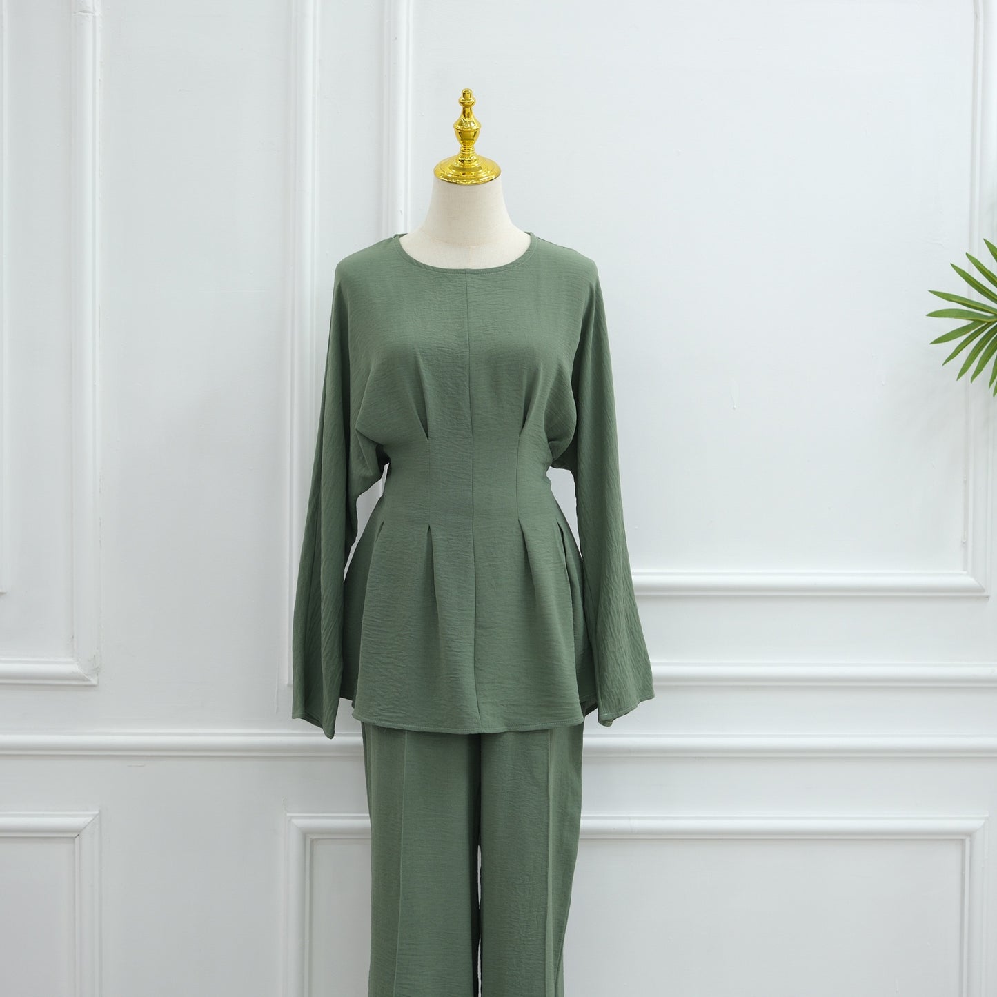 MH92 Modest Two-Piece Set – Ice-Silk Crepe Peplum Tunic & Wide-Leg Pants | Office • Travel • Eid Outfit