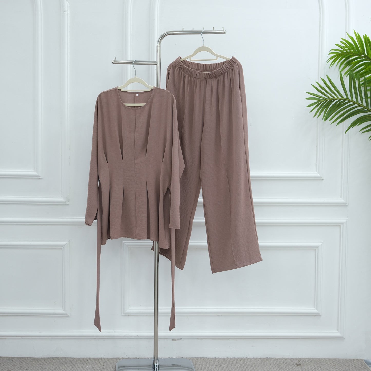 MH92 Modest Two-Piece Set – Ice-Silk Crepe Peplum Tunic & Wide-Leg Pants | Office • Travel • Eid Outfit