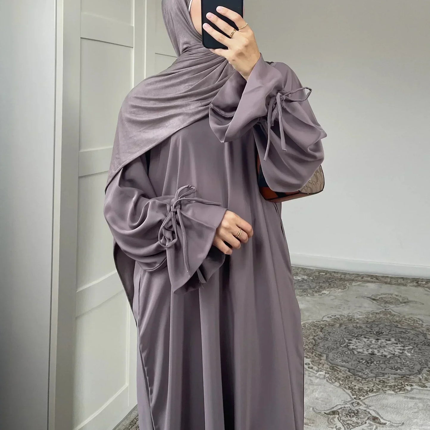 MH21 Muslim Women Nursing-Friendly Abaya – Hidden Zip, Pockets, Modest Maxi