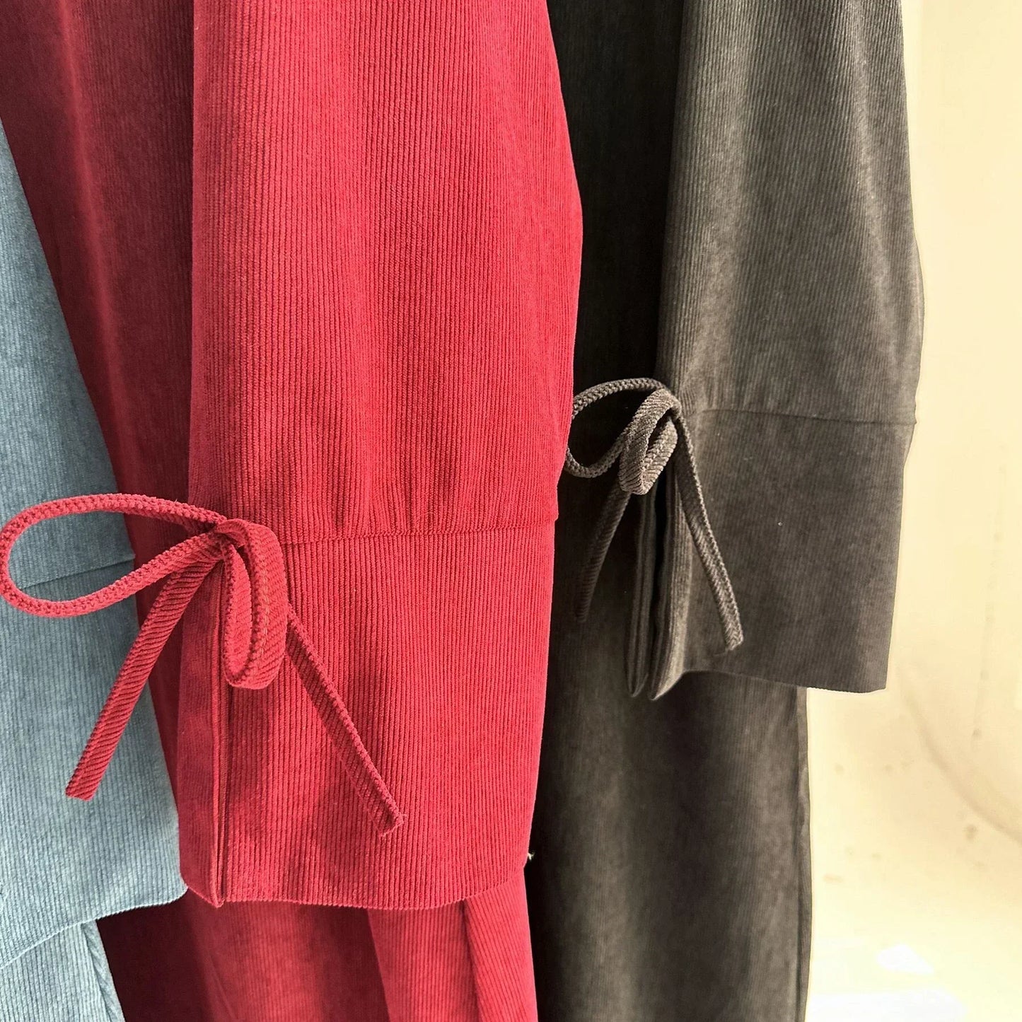 MH71 Muslim Women Corduroy Winter Abaya – Warm Modest Maxi with Pockets